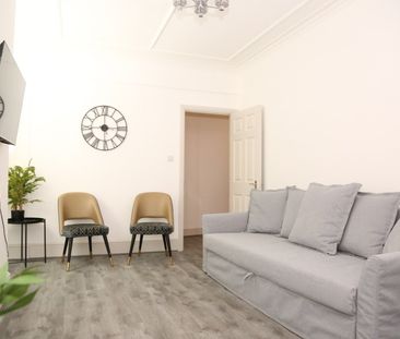 4 Bed Terraced House, Golders Rise, NW4 - Photo 5