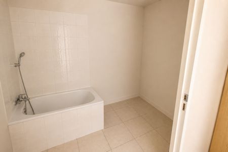 Location Appartement 3 pièces 96m² - Photo 4