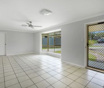 TIDY LOW SET HOME, SIDE ACCESS, SHED IN POPULAR CLINTON! - Photo 1