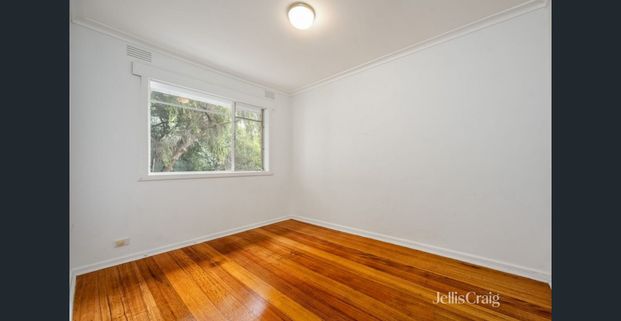 Two Bedroom Residence in Central Brunswick West location! - Photo 1