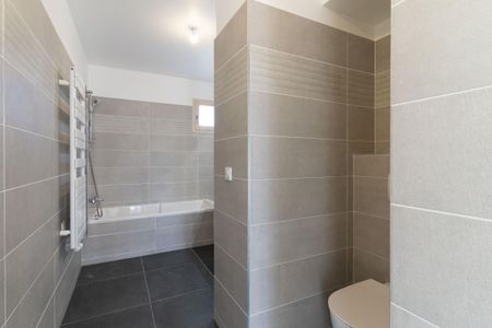 Location Appartement 4 pièces 136m² ANNECY LE VIEUX 74940 - Photo 4