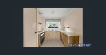 Fountain Gate Shopping Centre just a 2-minute walk away! - Photo 4