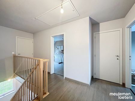 Lichtrijke woning met inpandige garage - Foto 5