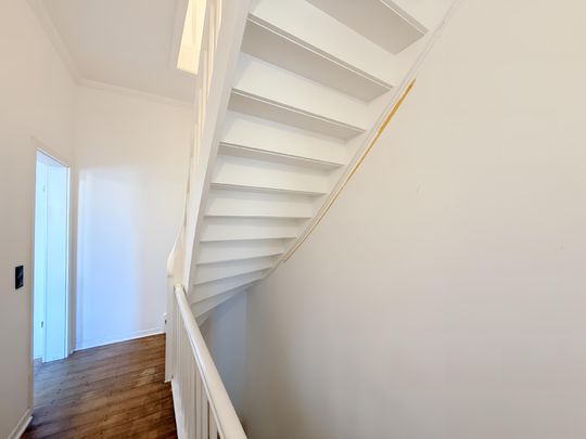 GROßZÜGIGE MASIONETTEWOHNUNG MIT 139 M² IM ZENTRUM ZU MIETEN! - Photo 1