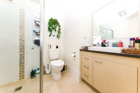 PREFECT LOCATION + MODERN STYLE HOME - Photo 3