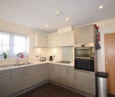 4 bedroom detached house to rent - Photo 6