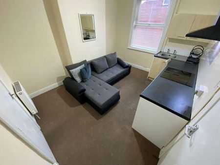 Conference Road, Armley, Leeds, LS12 - Photo 2