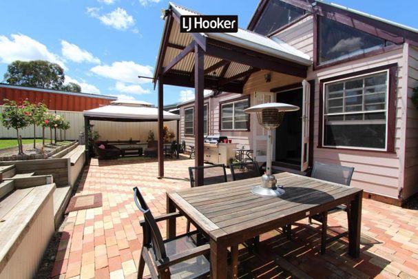 4 Bedroom Weatherboard Home on Ross Hill - Photo 1