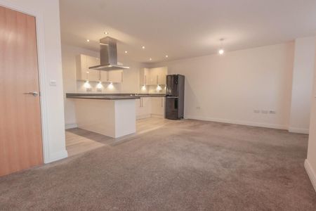 Skyline House, Swingate, Stevenage - Photo 2