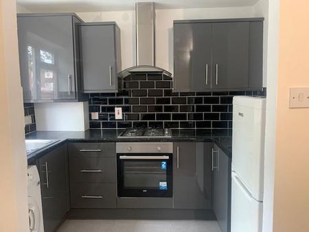 1 bedroom flat to rent - Photo 4