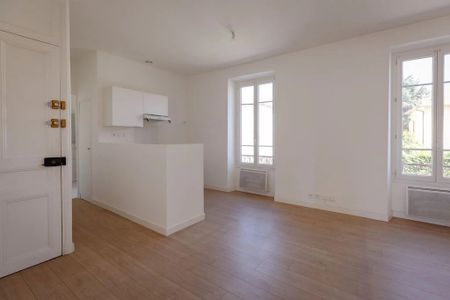 Location Appartement 3 pièces 52m² NICE 06100 - Photo 3
