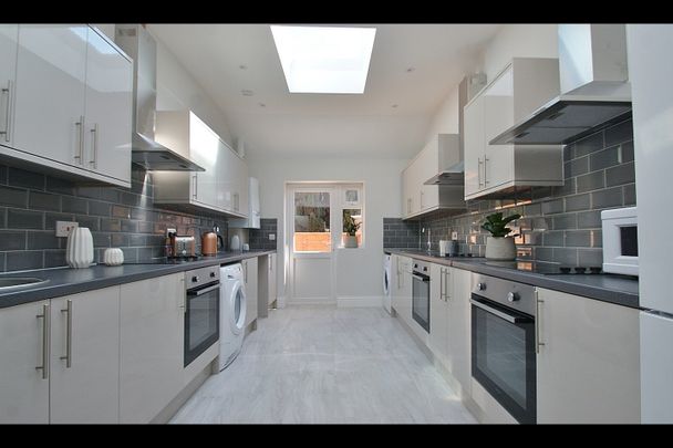 Room in a Shared House, Sunningdale Avenue, W3 - Photo 1