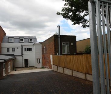 2 bedroom flat to rent - Photo 2