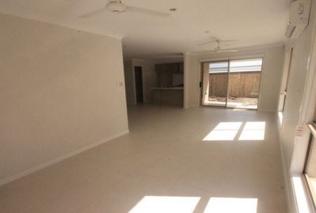 Four Bedroom Family Home with Multiple Living Areas! - Photo 4