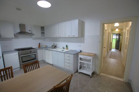 Comfort & Convenience in a Sought-After Pocket! - Photo 4