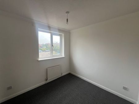 Surrey Close - Photo 2