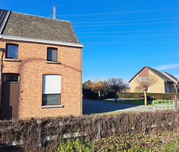 Woning met 2 slaapkamers, garage en mooie tuin - Foto 3