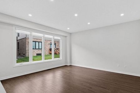 For Lease - 11 Phoenix Boulevard, Barrie, Ontario - Photo 5