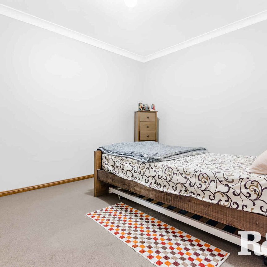 Spacious Townhouse - Photo 1