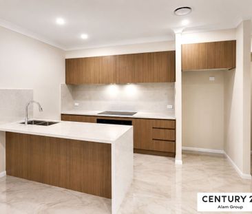 Brand New 4 Bedroom Townhouse!! - Photo 3