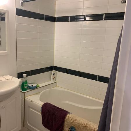 3 1/2 à louer à 9 mins du REM Bois-Franc - Photo 3