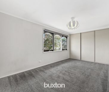 Spacious Family Living in a Quiet Court Location - Photo 5