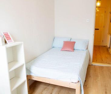 2 bedroom flat to rent - Photo 6