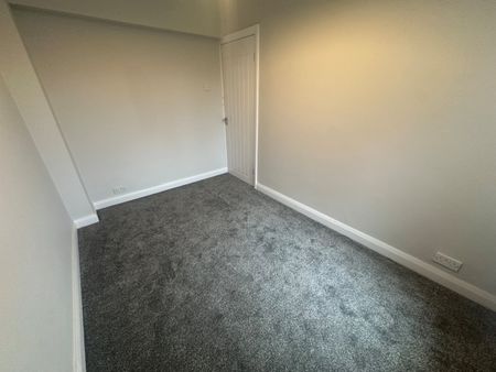 3 bedroom apartment to rent - Photo 4