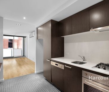 Modern Two Bedroom Living with Balcony & Secure Parking - Unfurnished - Photo 2