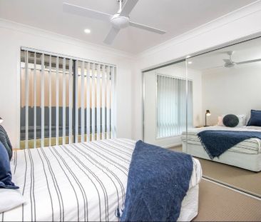 STYLISH LOW MAINTENANCE DUPLEX - Photo 2