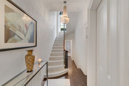 Beautiful terrace house with Regent’s Park views - Photo 3