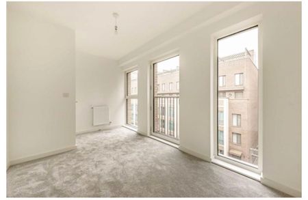 4 Bed Maisonette, Castle Street, E13 - Photo 3