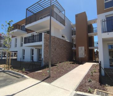 Location Appartement 2 pièces 40m² GARONS 30128 - Photo 1