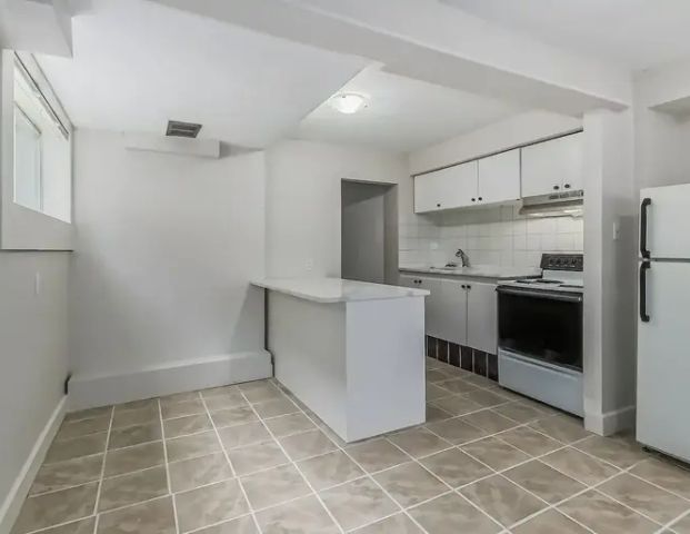 LIVE IN NEWLY RENOVATED, COZY, RAMSAY/INGLEWOOD - STUDIO + 1 BATH | 1028 9 Street Southeast, Calgary - Photo 1