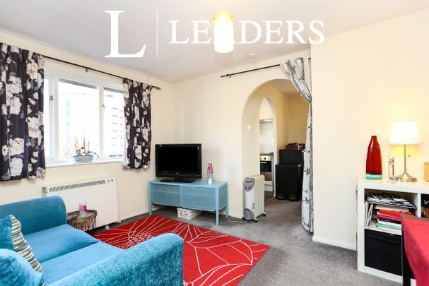 studio to rent Armoury Road, London, SE8 - Photo 1