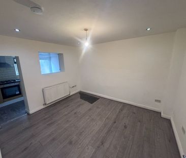 9 West View Terrace, PRESTON PR1 8UA - Photo 1