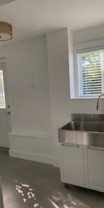 $2600/ 2 br - Newly Renovated 2 Bedroom Ground Level Suite - Photo 4