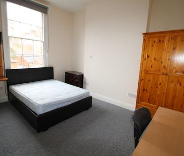 8 Bed Student Accommodation - Photo 5