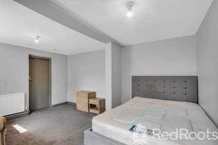 4 bedroom terraced house to rent - Photo 4