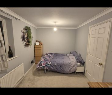 2 Bed Terraced House, Hardy Close, SE16 - Photo 4