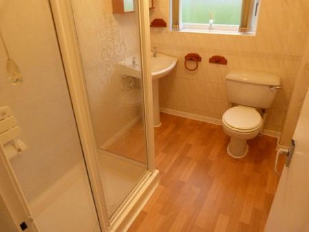 3 bedroom bungalow to rent - Photo 3