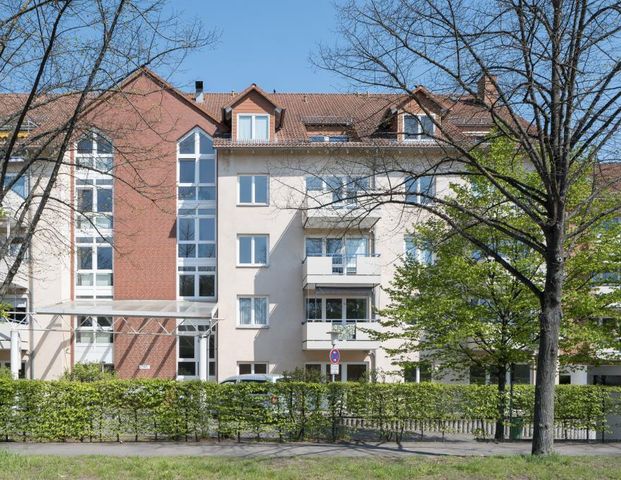 Schöne Dachgeschoßwohnung! 3 Zimmer für Seniorinnen und Senioren ab 60 Jahren und Rollstuhlfahrer - Foto 1