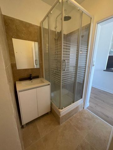 Marignane appartement de type 2 meublé avec cave Centre Ville le parc Camoin la tour avec ascenseur, - Photo 4