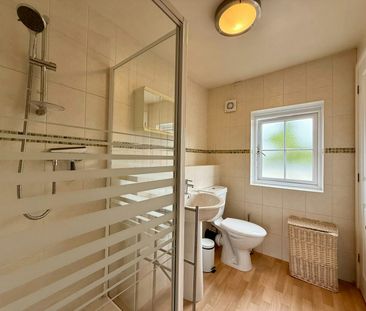 Terraced House to rent on - Photo 6
