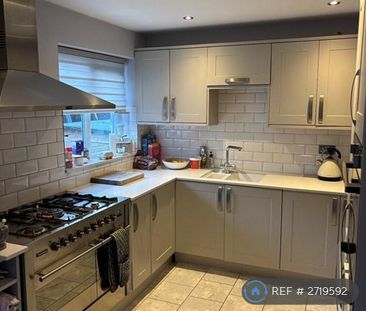 3 bedroom semi-detached house to rent - Photo 6