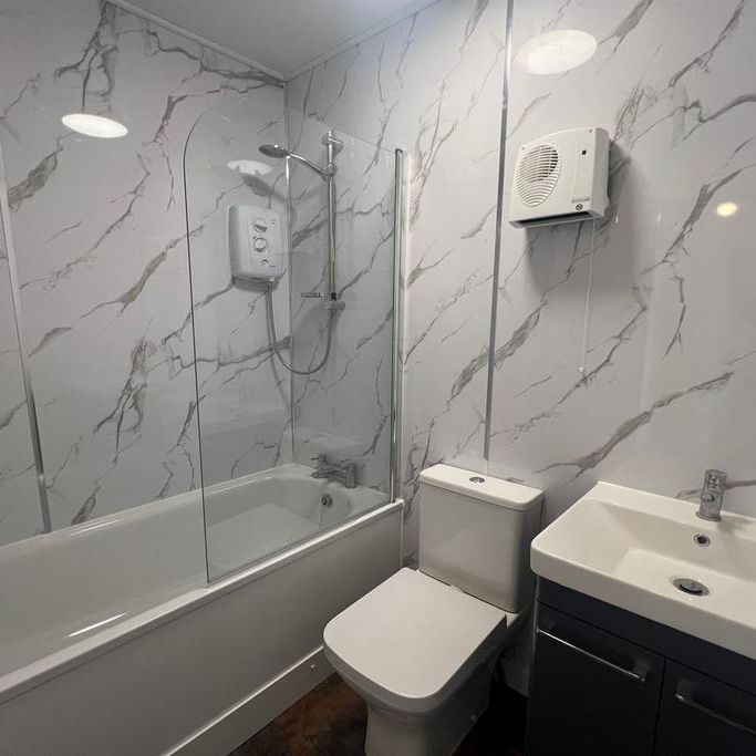 2 bedroom flat to rent - Photo 1