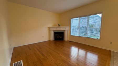 For Lease - 3171 Morning Glory Mews, Mississauga, Ontario - Photo 3