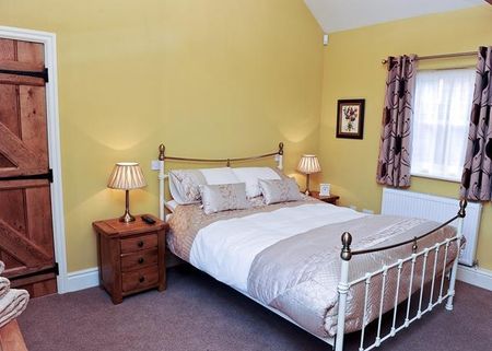 2 bedroom detached house to rent - Photo 4