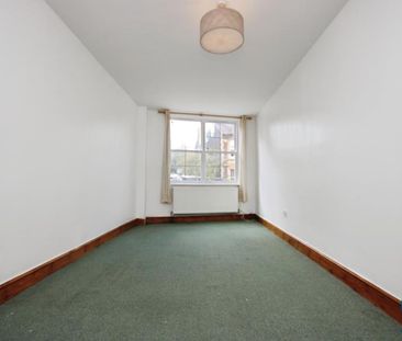 House share to rent - Photo 2