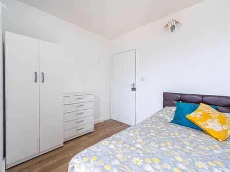 Room in a Shared Flat, Salcombe Court, E14 - Photo 4